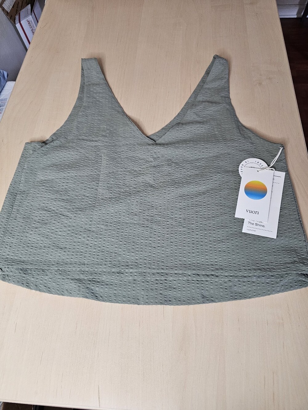 Nwt Vuori Sl Villa Textured Crop Tank Sz M Laurel (#24) - Picture 2 of 3